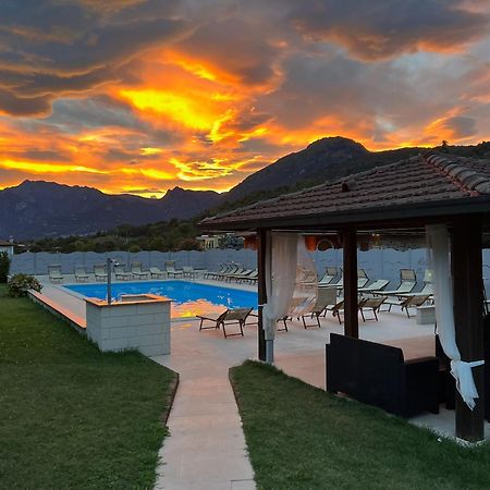 Hotel Merloni Grandola ed Uniti ภายนอก รูปภาพ