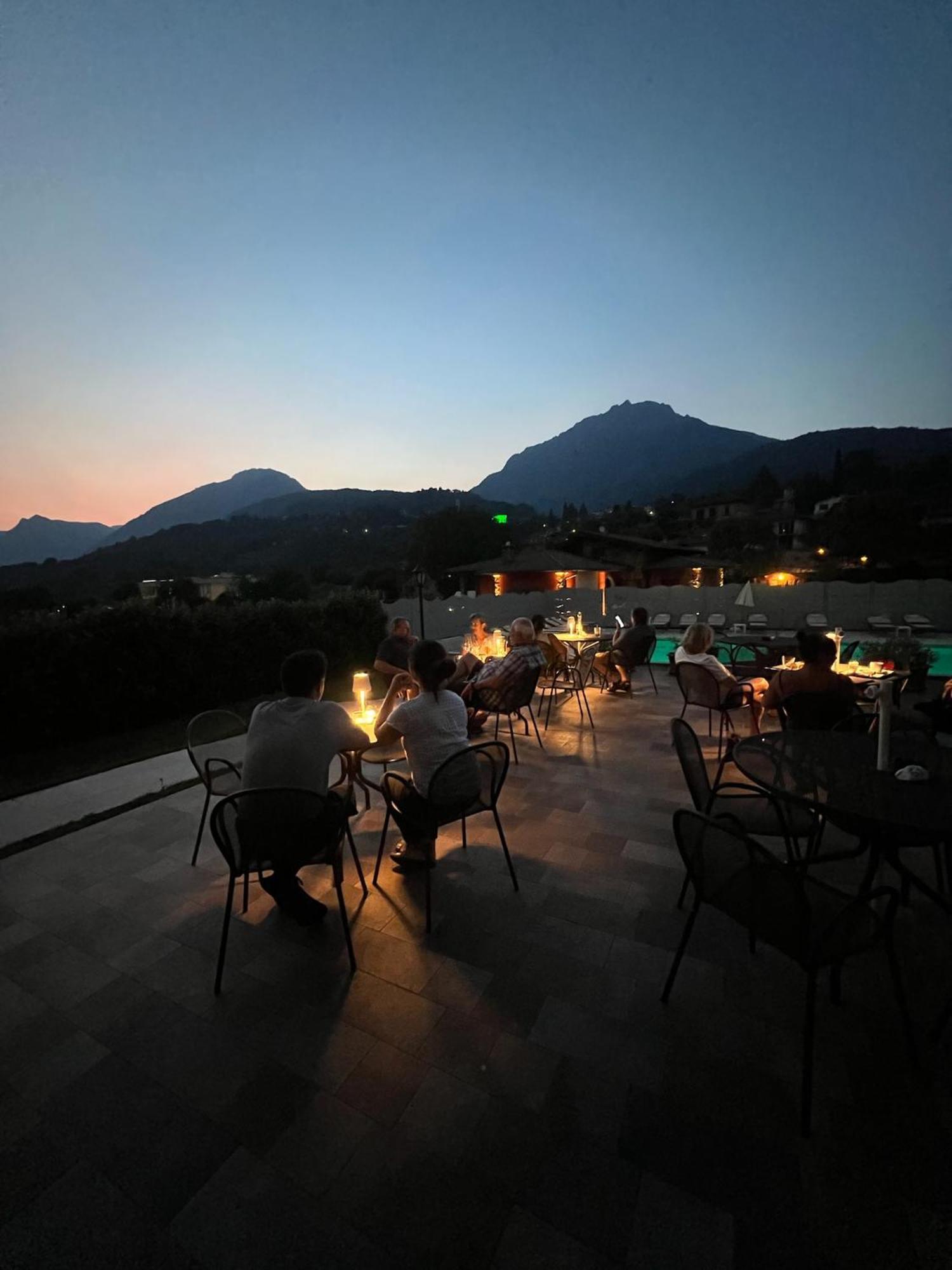 Hotel Merloni Grandola ed Uniti ภายนอก รูปภาพ